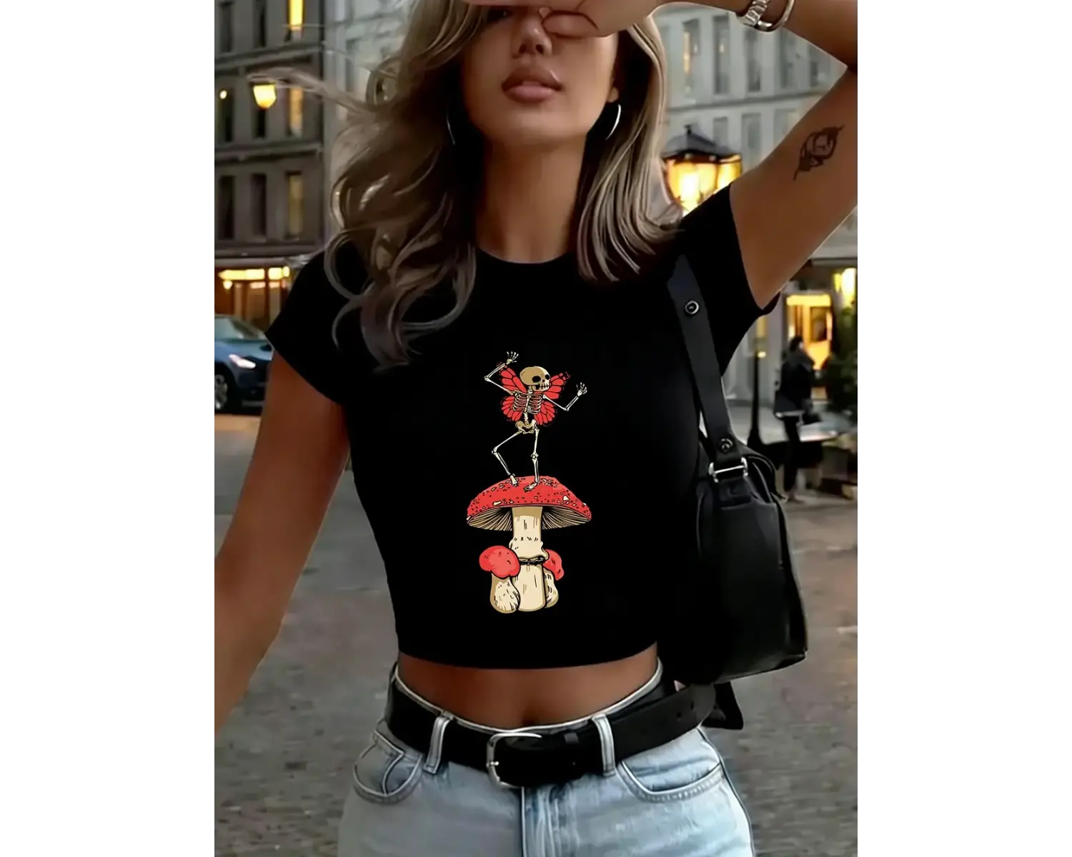 Kafatası Kanatları ve Mantar Baskılar Kadın Kırpma Tişörtleri Yaz Yüksek Elastik Yumuşak Üstl