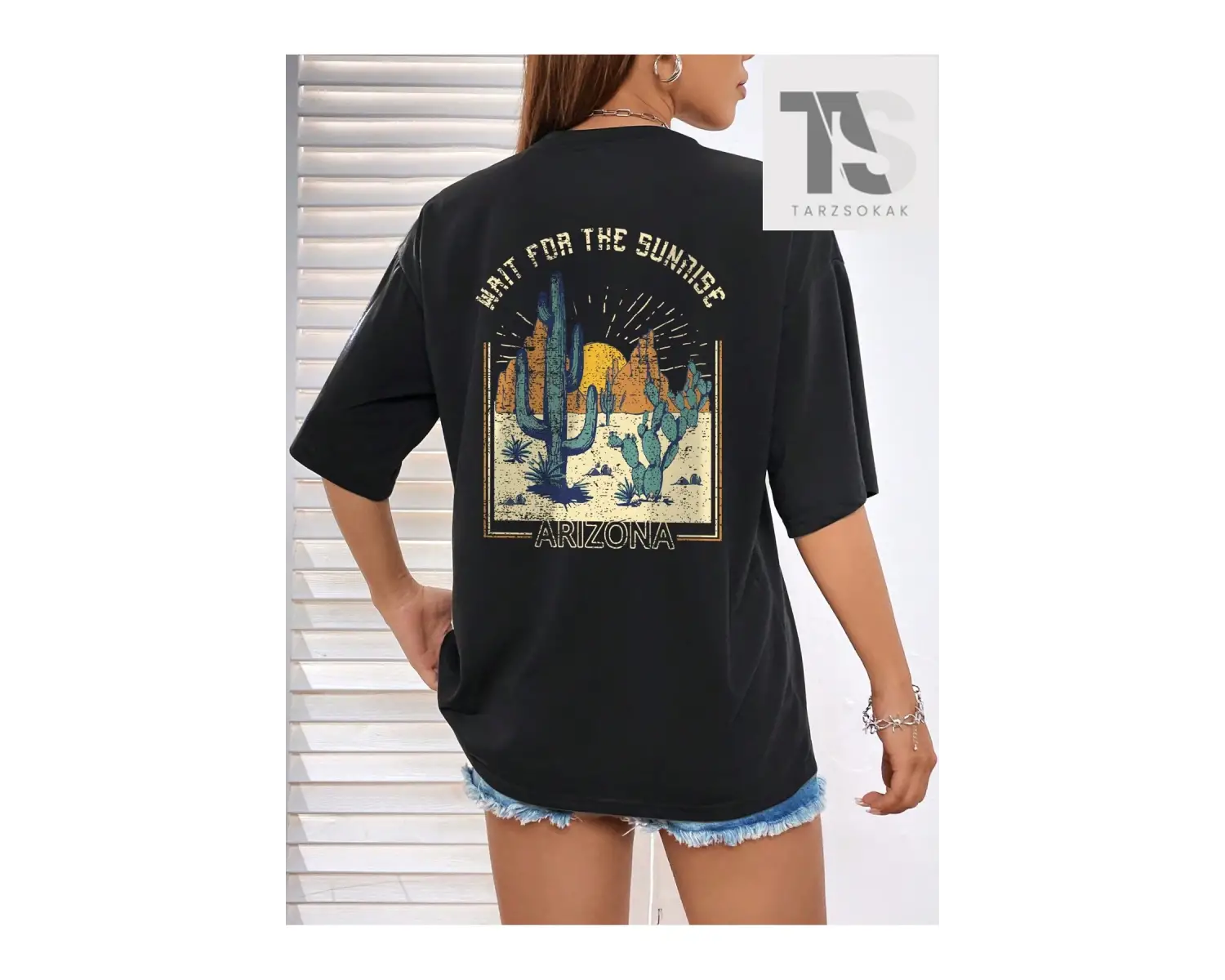 Kaktüs ve Slogan Grafikli Düşük Omuzlu Tişört