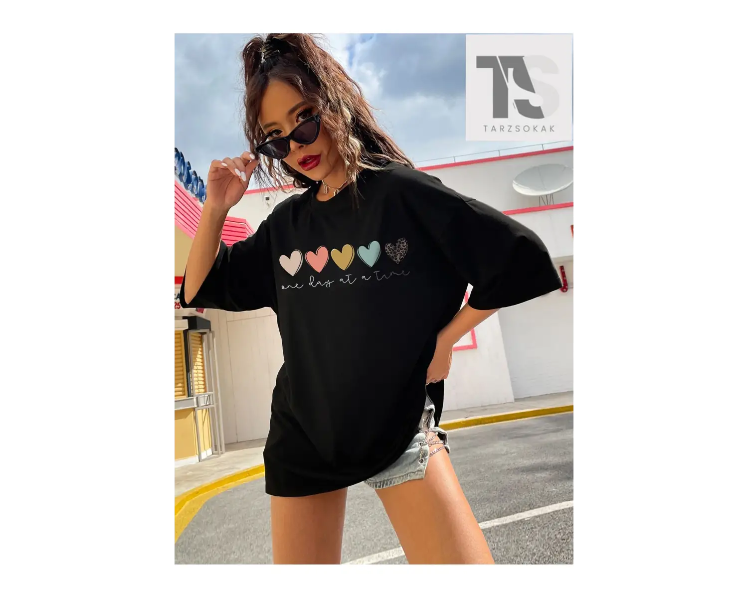 Kalp ve Slogan Grafikli Oversize Tişört