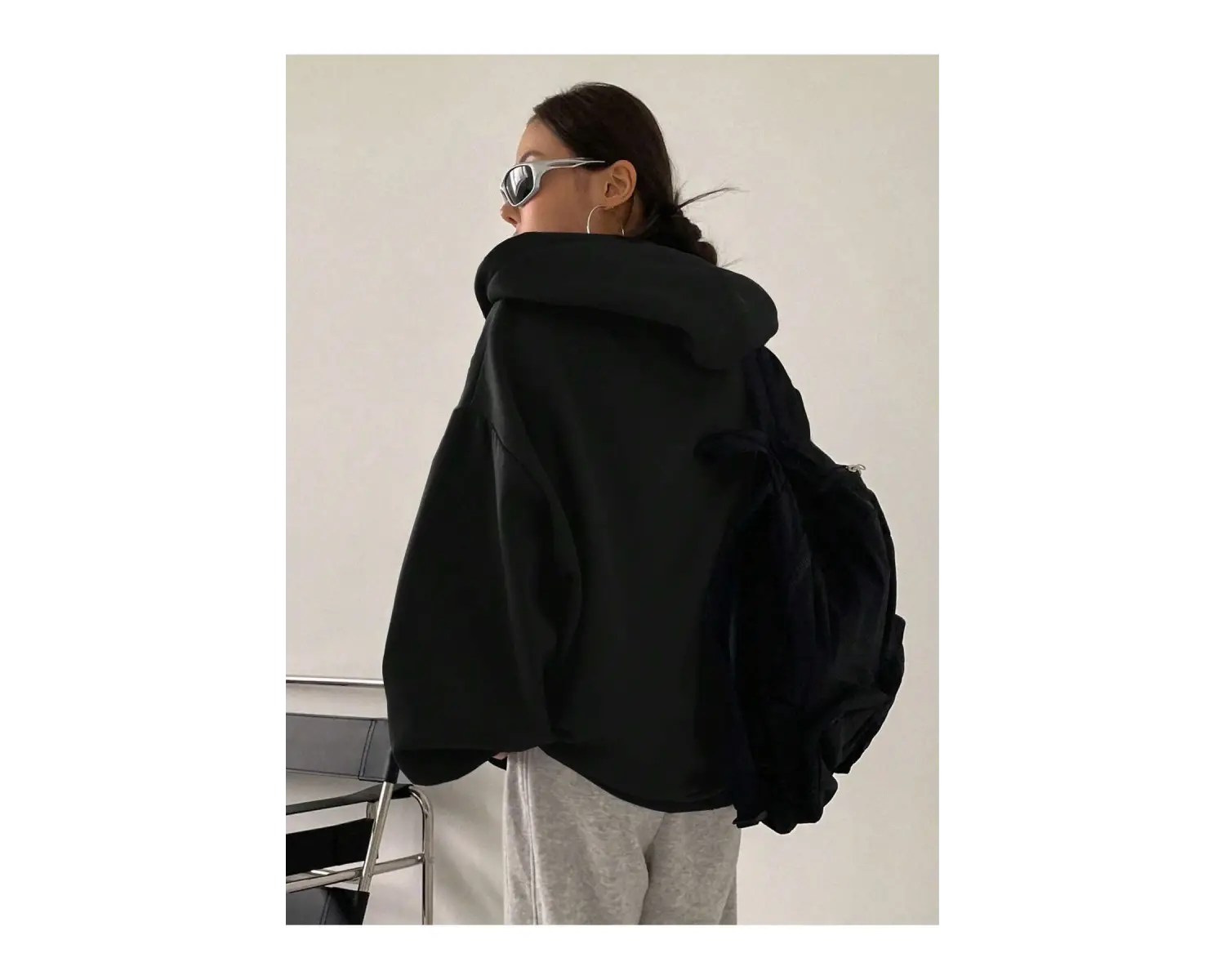 Kapüşonlu Sweatshirt Kolye Ve Bere 3lü Kombin Siyah