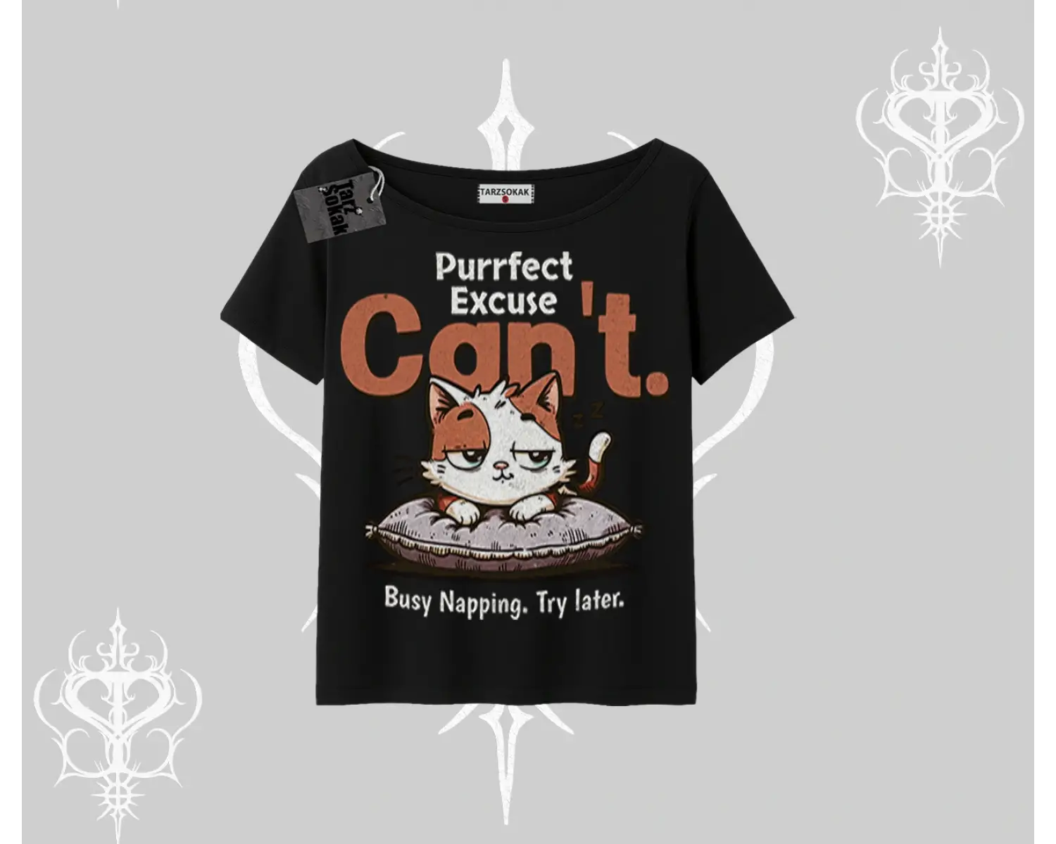 Kedi Baskılı Cant Busy Napping Y2K  Kayık Yaka Tshirt