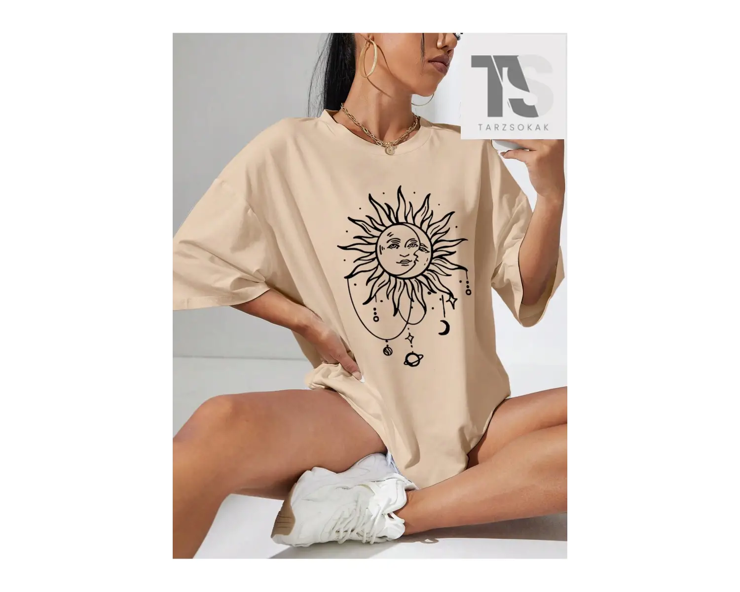 Leopar ve Harf Grafikli Düşük Omuzlu Tişört