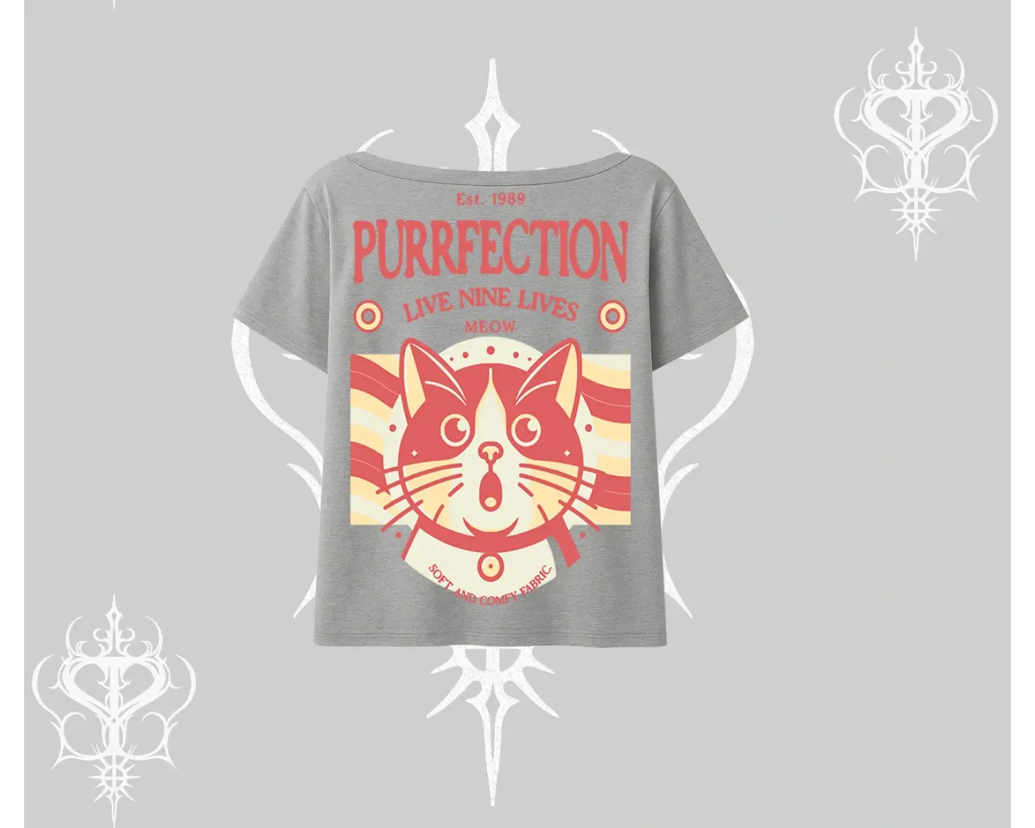 Live Nine Lives Kedi Tasarımlı Kayık Yaka Tshirt