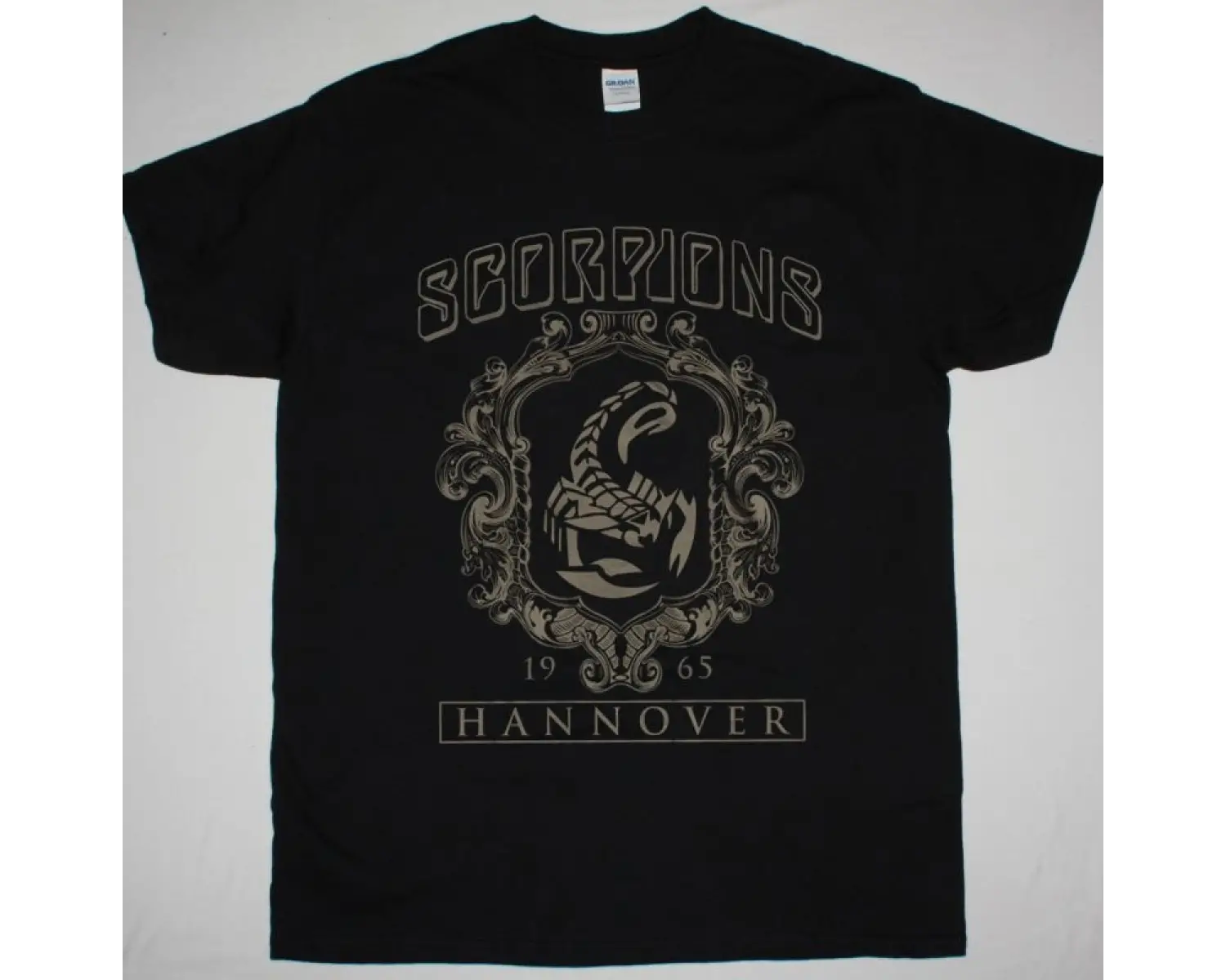 MADNESS LAUREL BLACK T SHIRT ÖN BASKILI