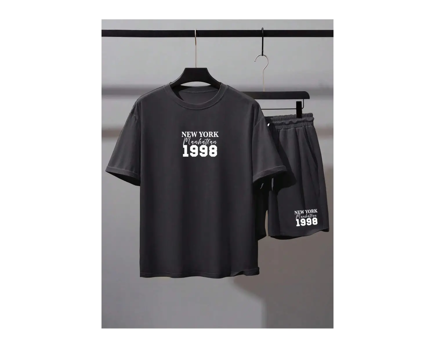Manfinity Hypemode Erkek Bol Kesim Günlük Harf Baskılı Tişört Ve Şort Takımı