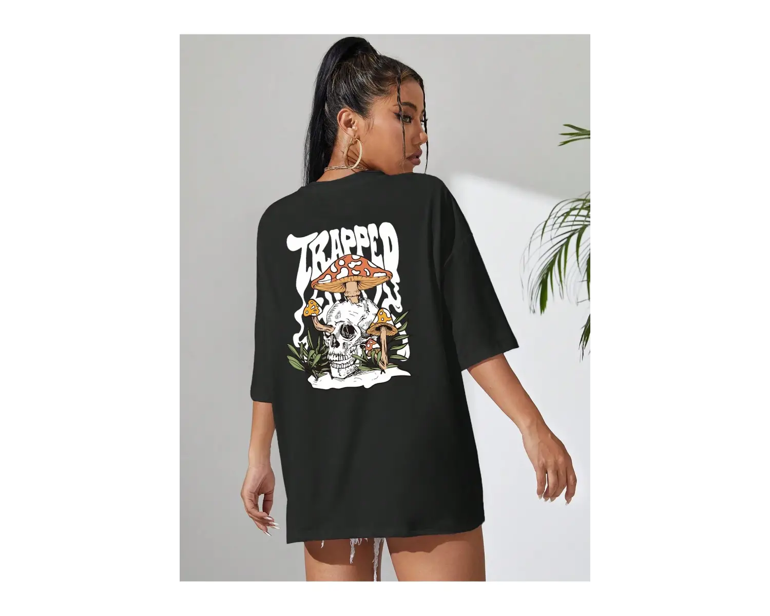 Mantar & Harf Grafikli Düşük Omuzlu Tişört