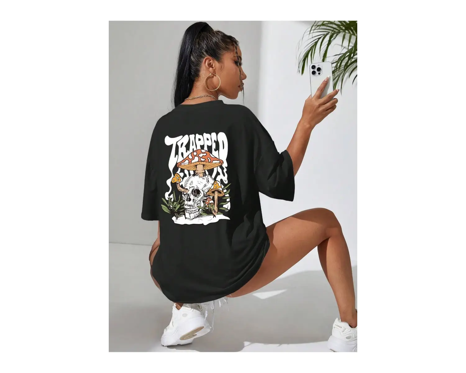 Mantar & Harf Grafikli Düşük Omuzlu Tişört