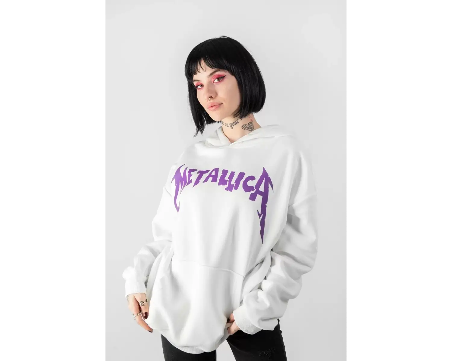 Metallica Mor Sırt Baskılı Beyaz Oversize Kapüşonlu