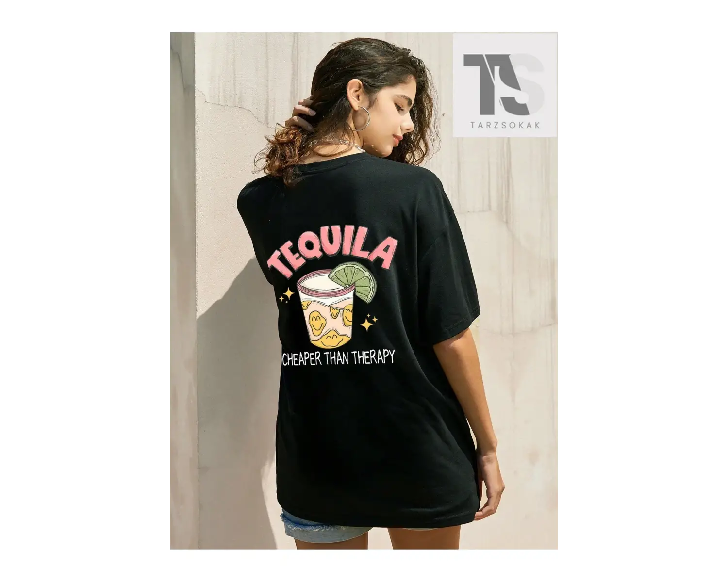 Meyve Suyu Ve Harf Grafikli Düşük Omuz Oversize Tişört