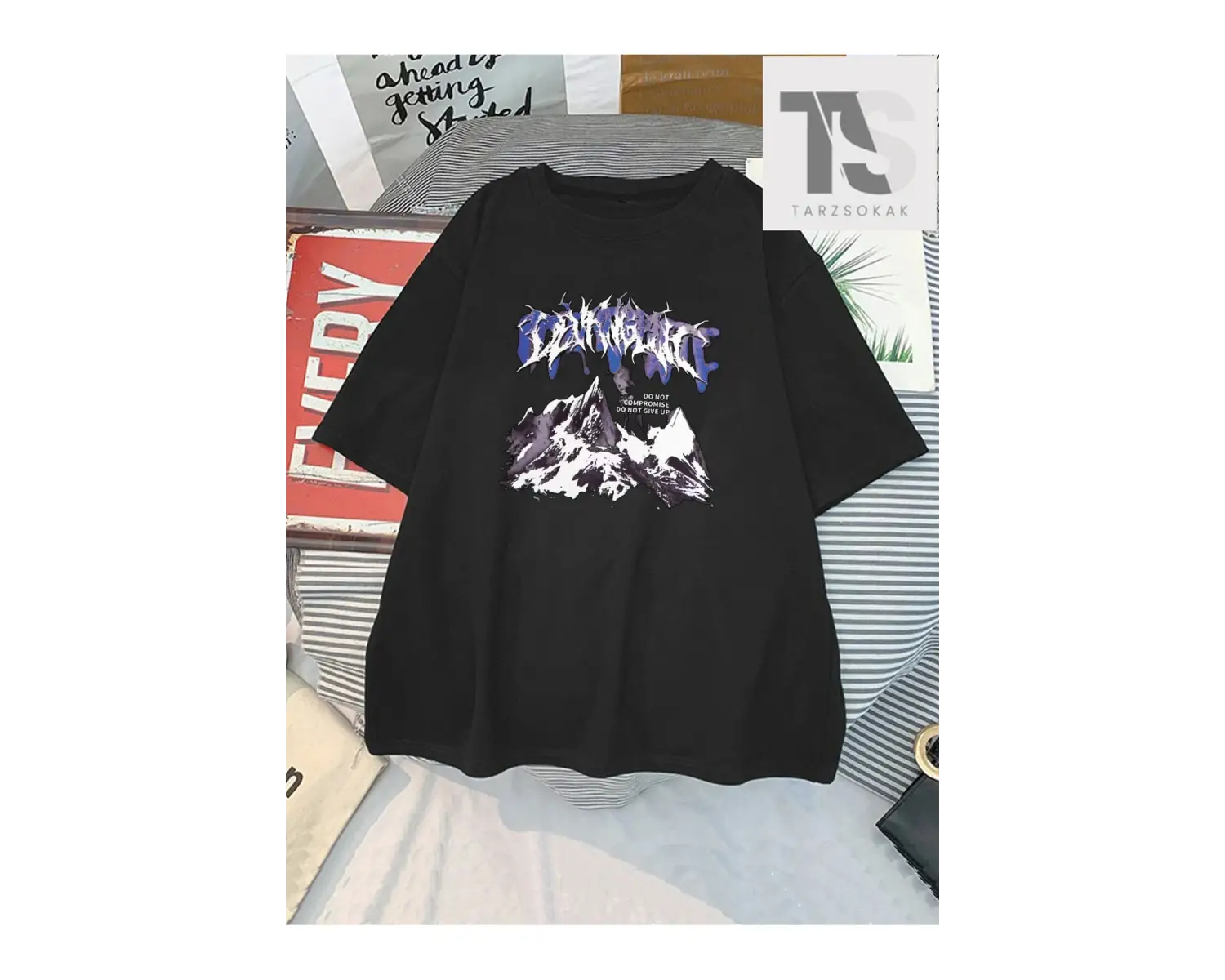 Mulvari Karikatür Grafikli Yırtmaçlı Büyük Beden Üst