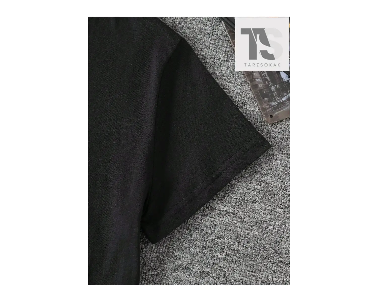 Örümcek Ve Harf Baskılı Erkek Tişört