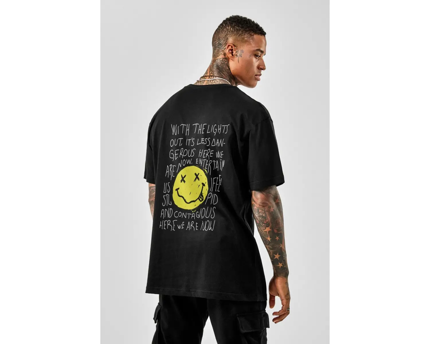 Oversize Nirvana Type Baskılı Siyah Tshirt NRAGE206