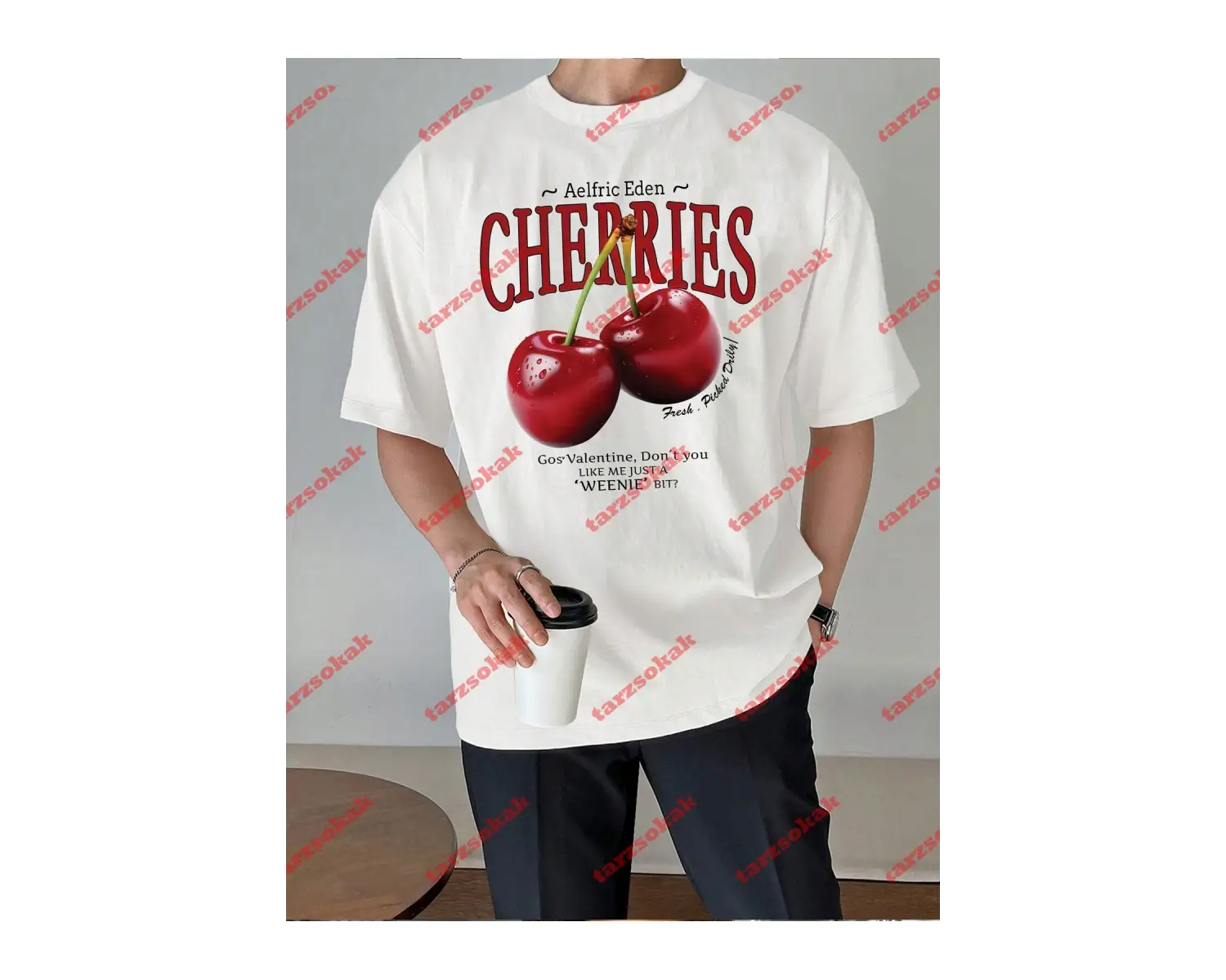 Red Cherries Baskılı Oversize Unisex Tshirt Beyaz