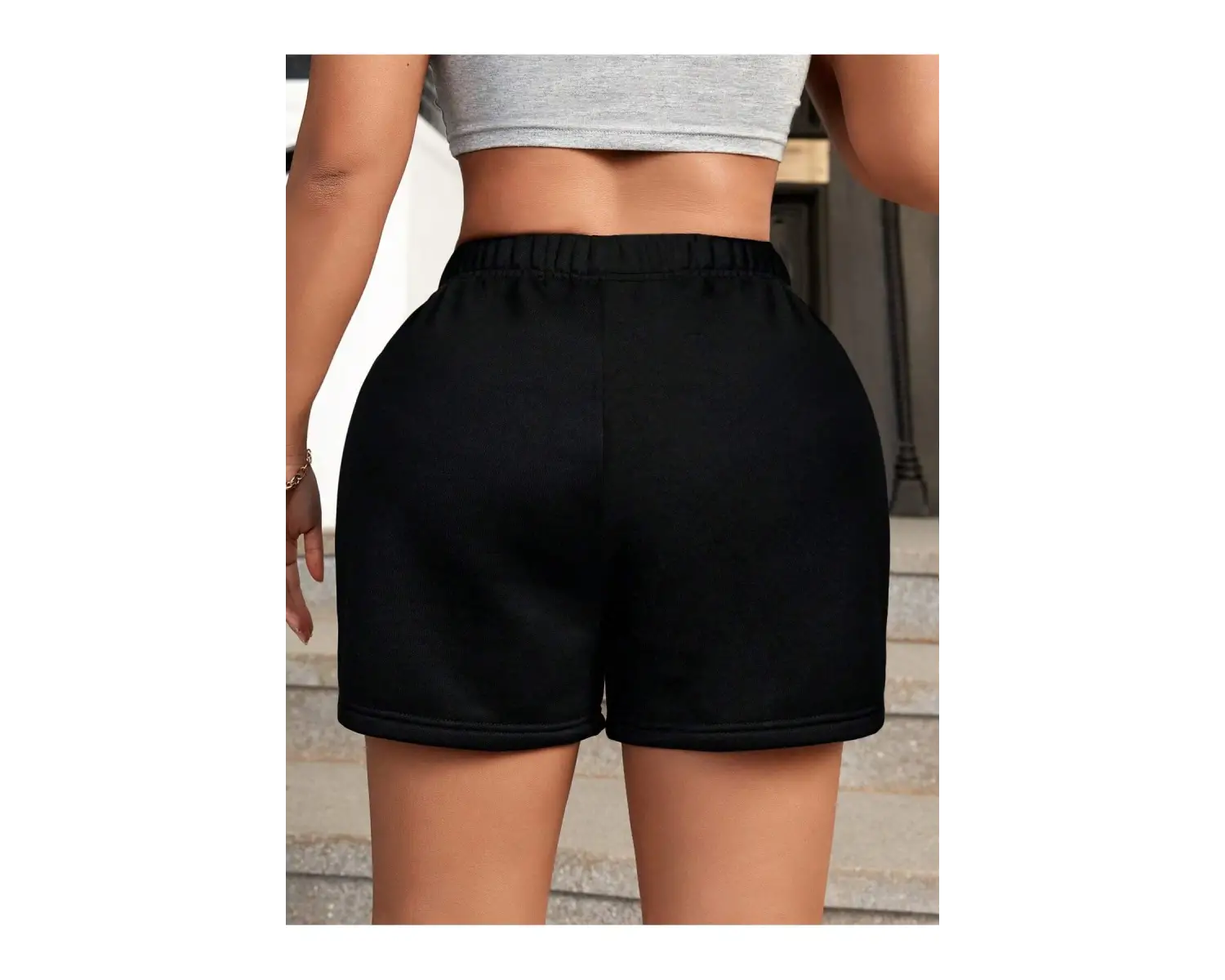 Sculpture & Letter Graphic Şort