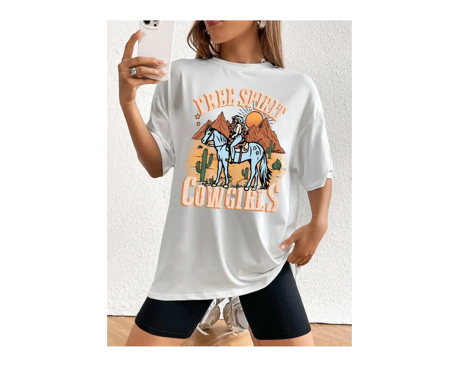 Şekil ve Harf Grafikli Düşük Omuzlu Tişört