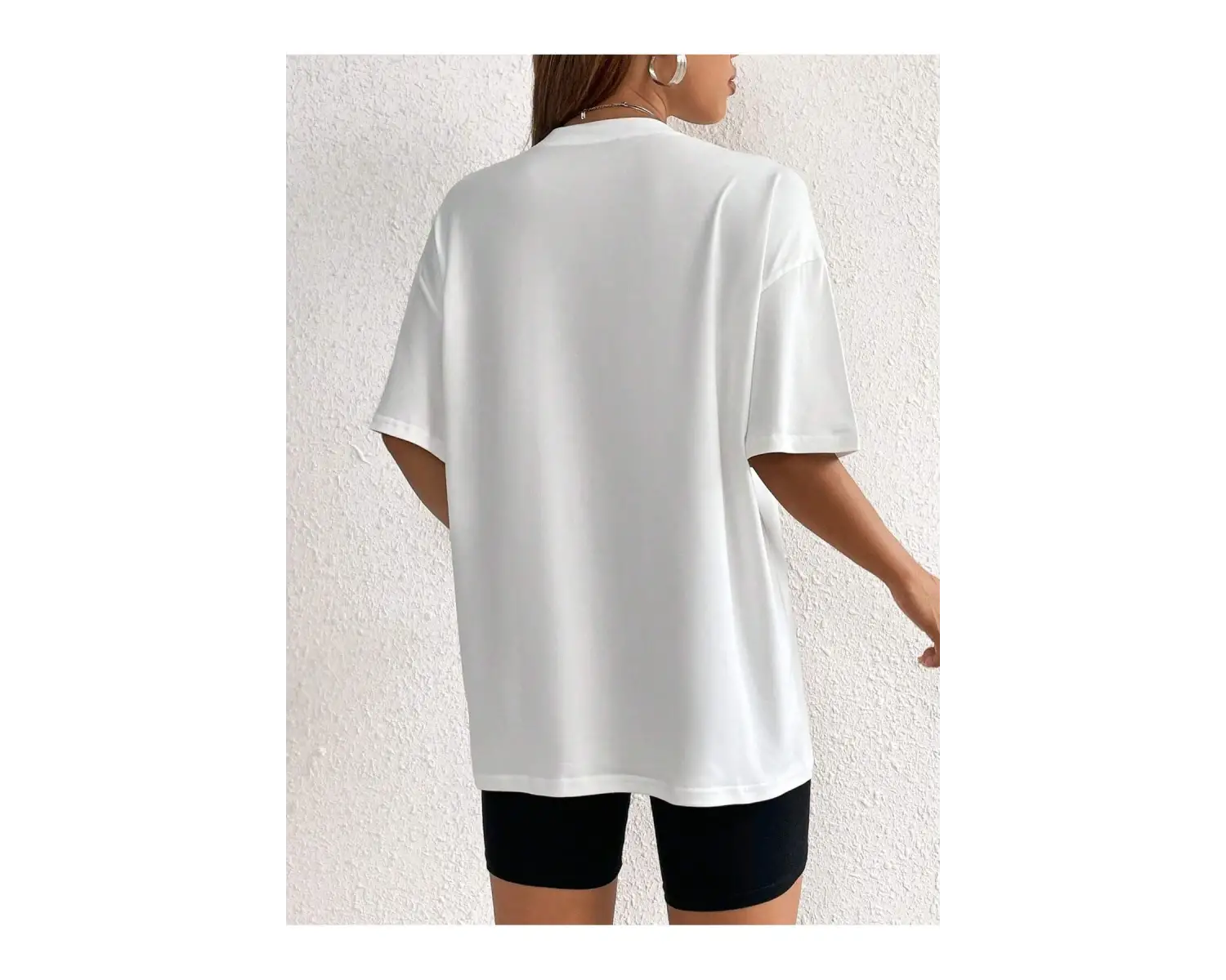 Şekil ve Harf Grafikli Düşük Omuzlu Tişört