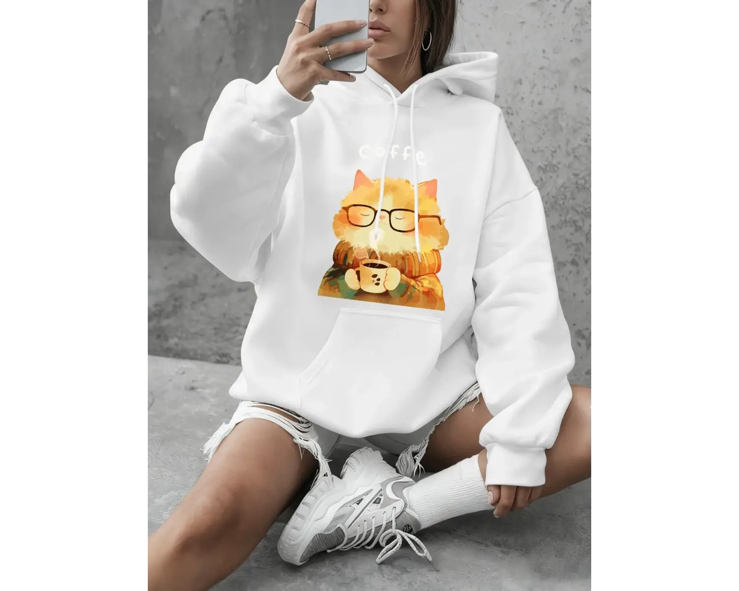 Sıcak Bir Kedi Kahve İçiyor Baskılı Sweatshirtler Kadınlar İçin Kışlık Polar Sıcak Kapüşonlu