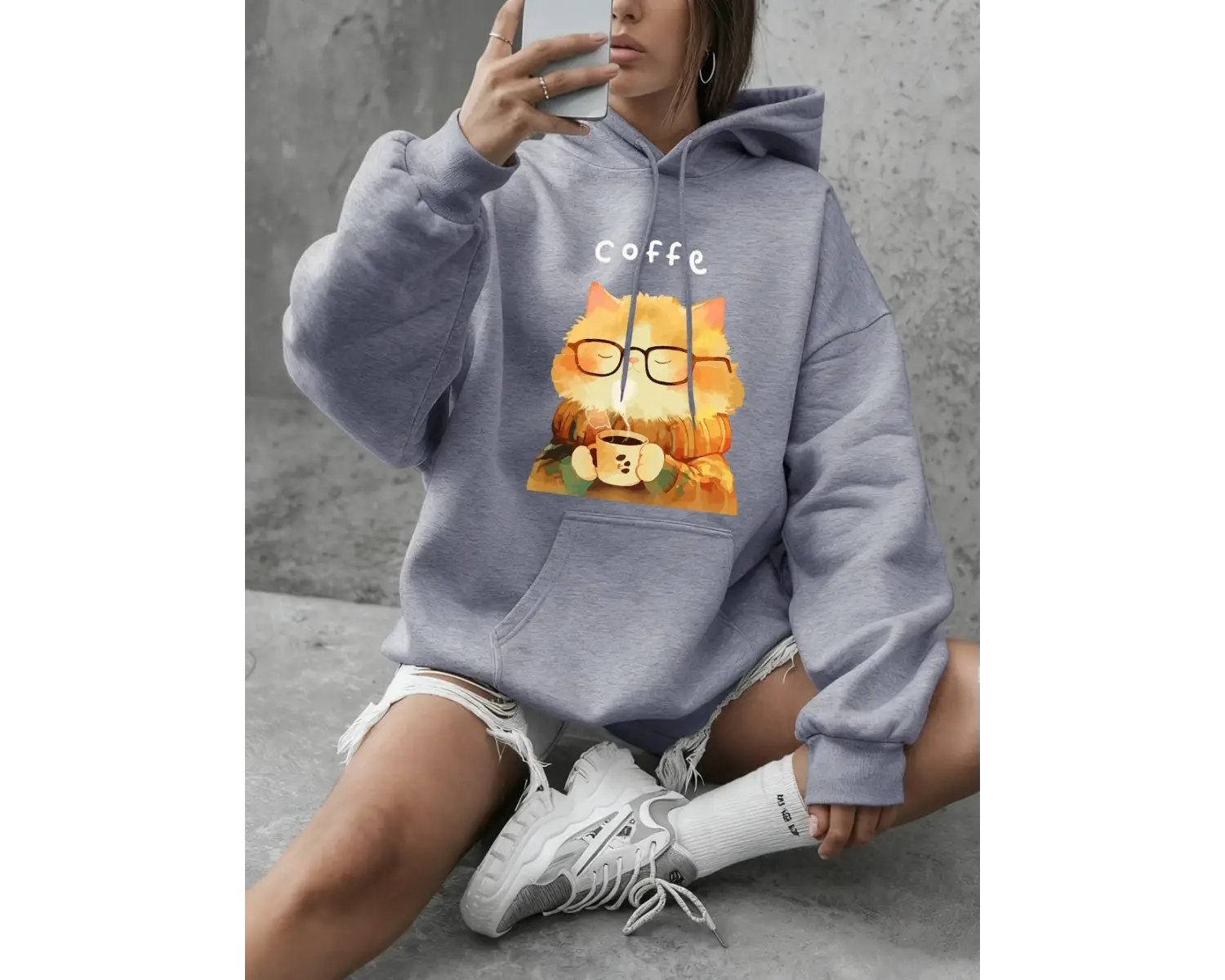 Sıcak Bir Kedi Kahve İçiyor Baskılı Sweatshirtler Kadınlar İçin Kışlık Polar Sıcak Kapüşonlu