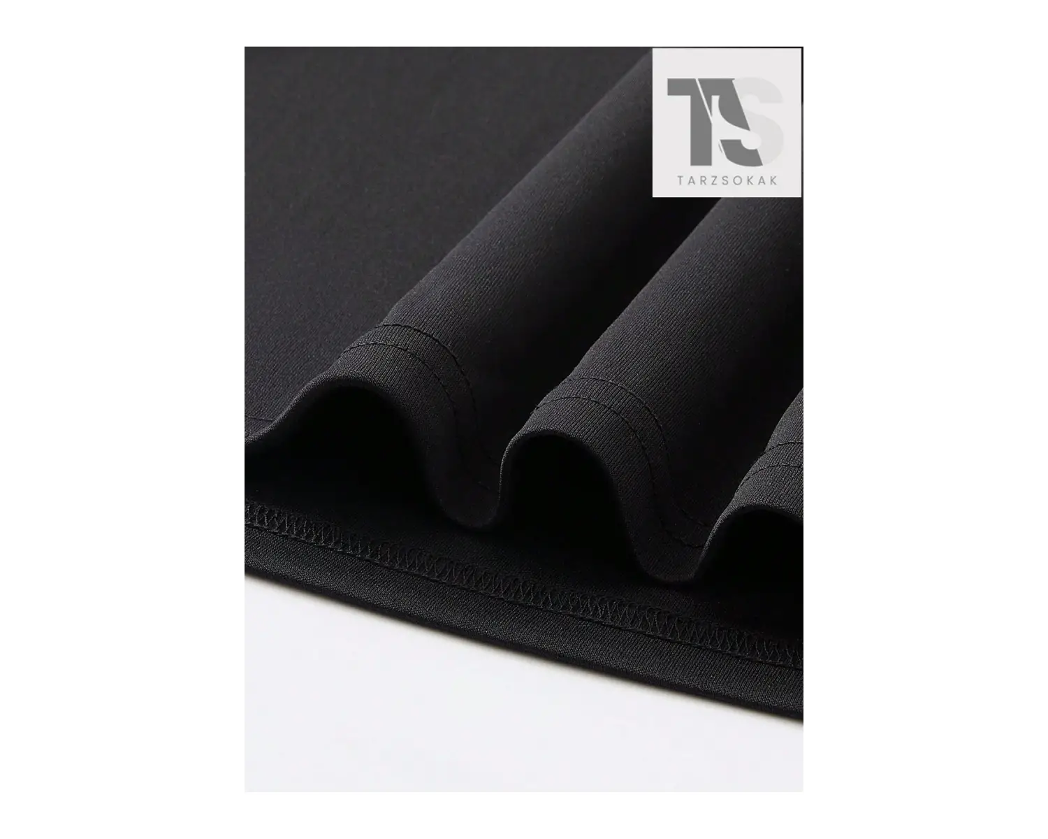 Sırt Tasarımlı Kafatası ve Palmiye Baskılı Erkek Tişört