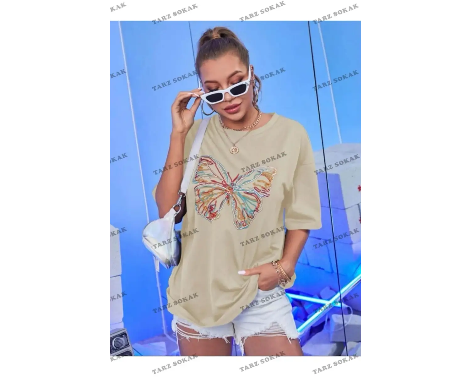 Siyah Renkli Kelebek Logo Oversize