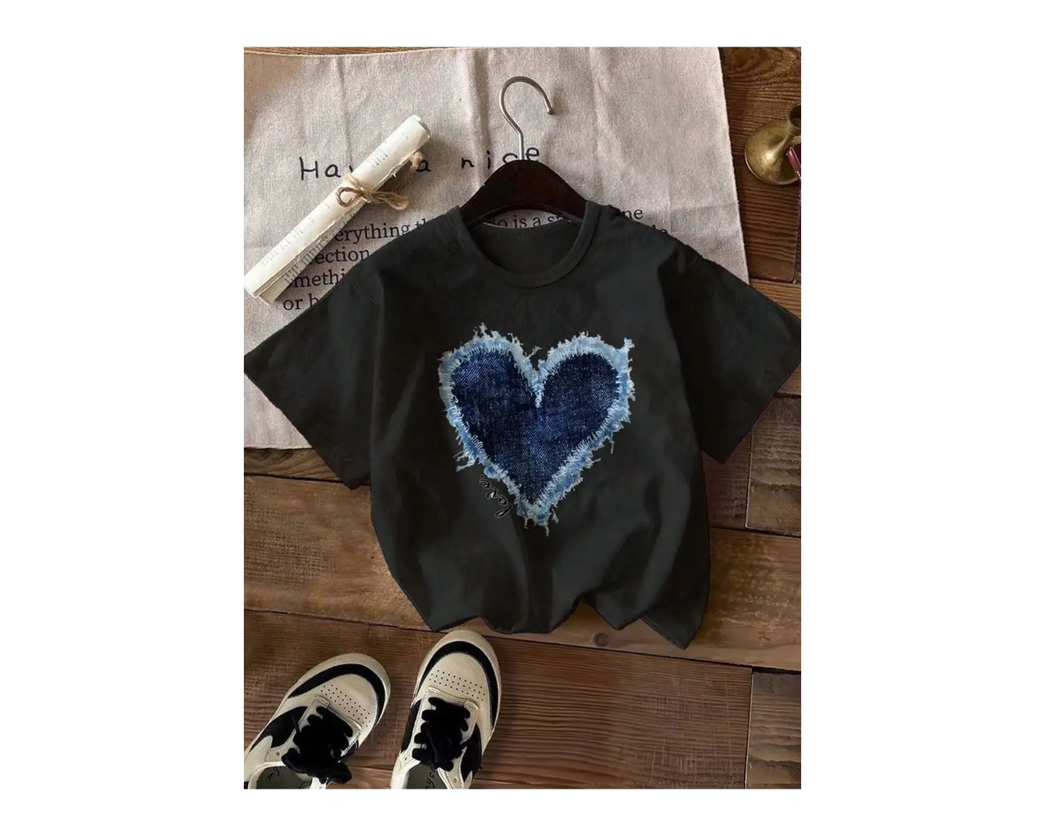 SİYAH T SHIRT YILDIZ DESENLİ