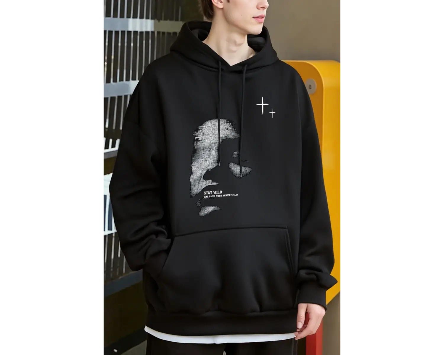 Stay Wild İçinizdeki Vahşi Canınızı Ortaya Çıkarın Baskılı 2025 Haberleri Erkek Kapüşonlu Cep