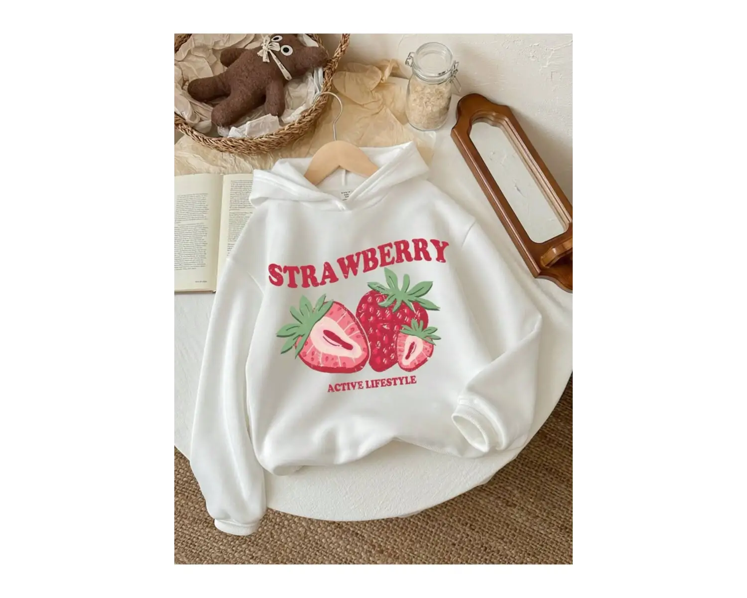 Strawberry oversize sweatshirt beyaz