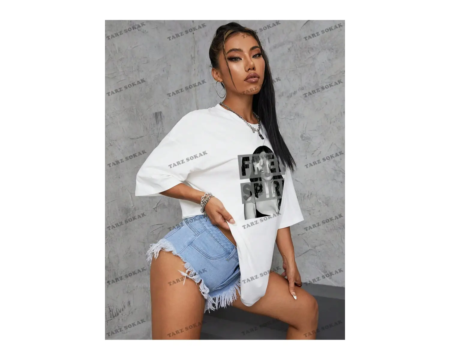 Unisex BAY  Kadın Karakter ve Harf Baskılı Düşük Omuzlu Tişört KOD-1372