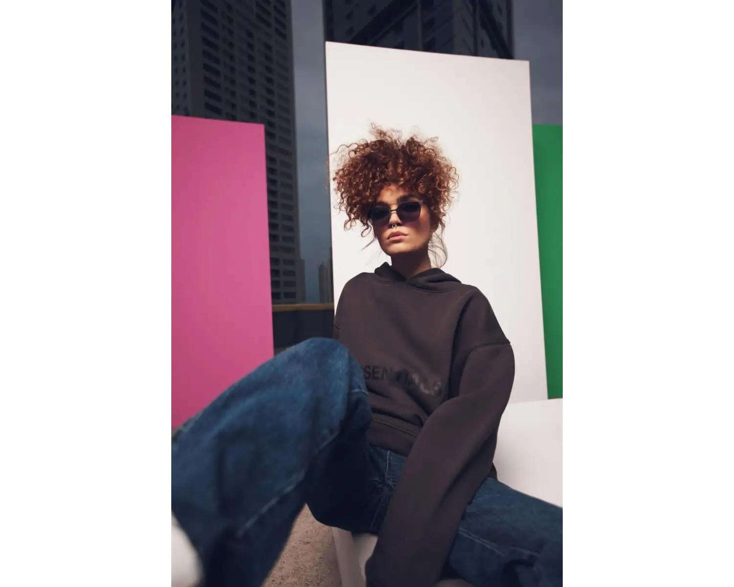 Unisex Beyaz Essentials Sweatshirt Trndz204