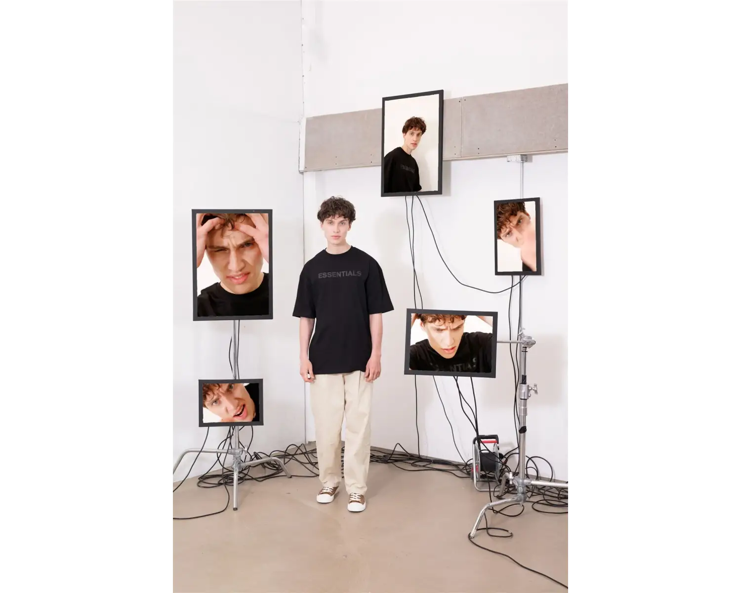 Unisex Essentials Beyaz Tshirt