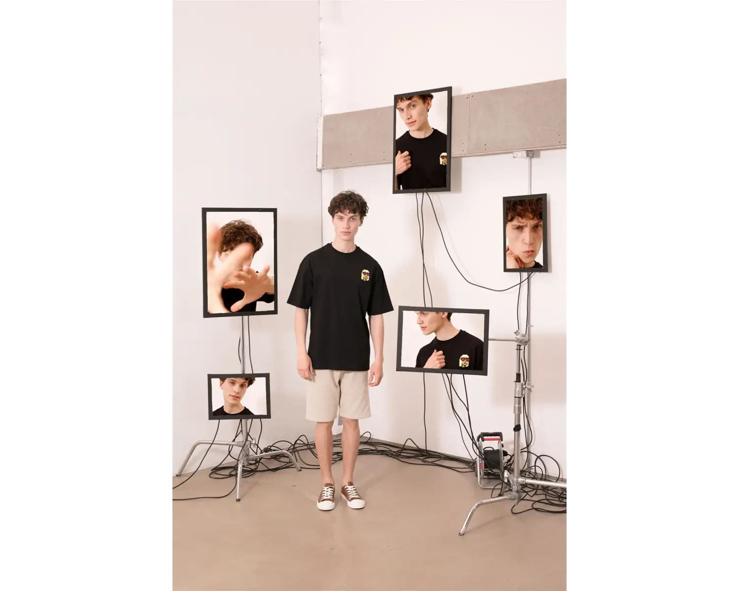 Unisex Fashionista Siyah Tshirt