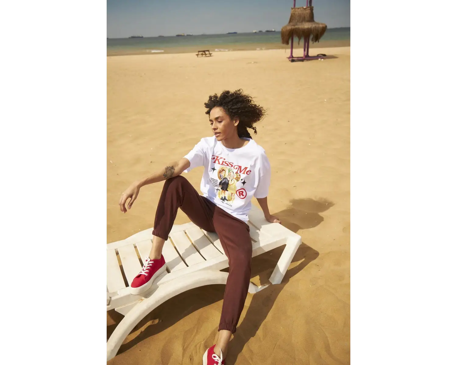 Unisex Kiss Me Tshirt Beyaz