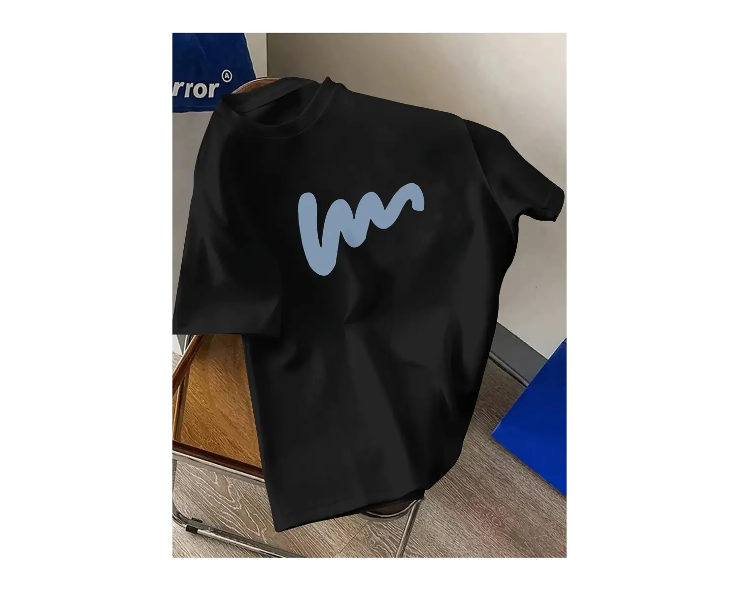 Unisex W Baskılı Tasarım