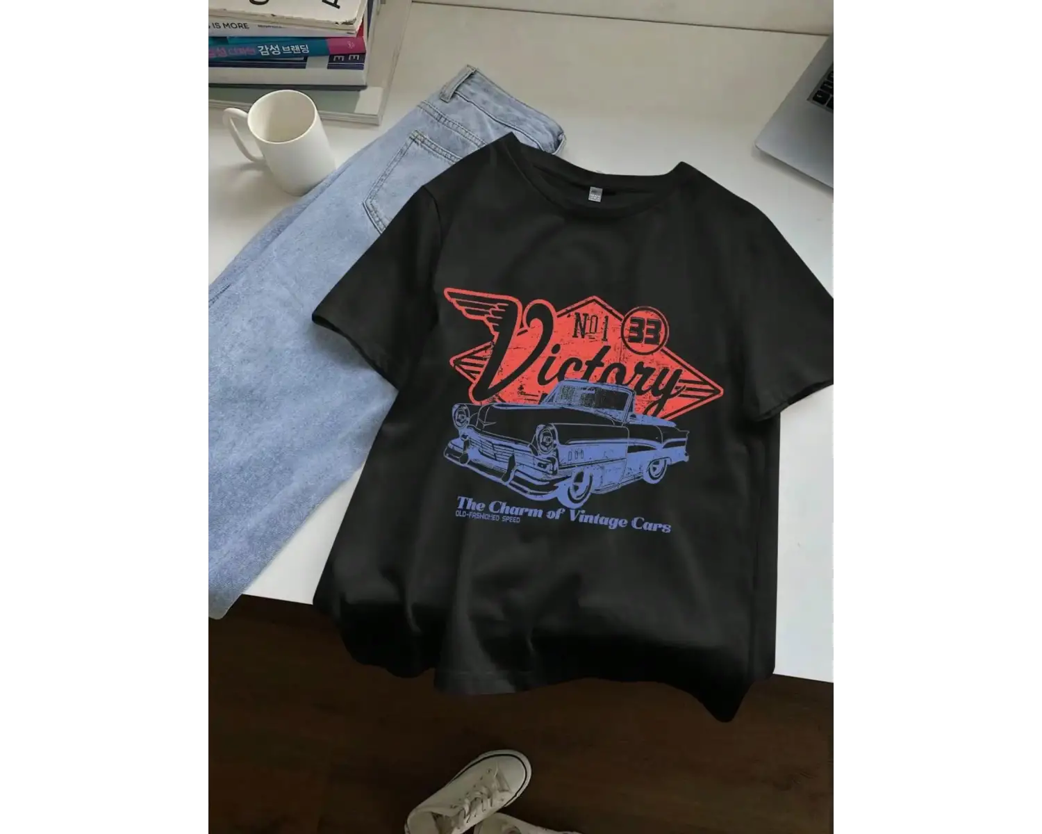 Urban Pop Graphic Kadın Tişört KoleksiyonuKod 5126