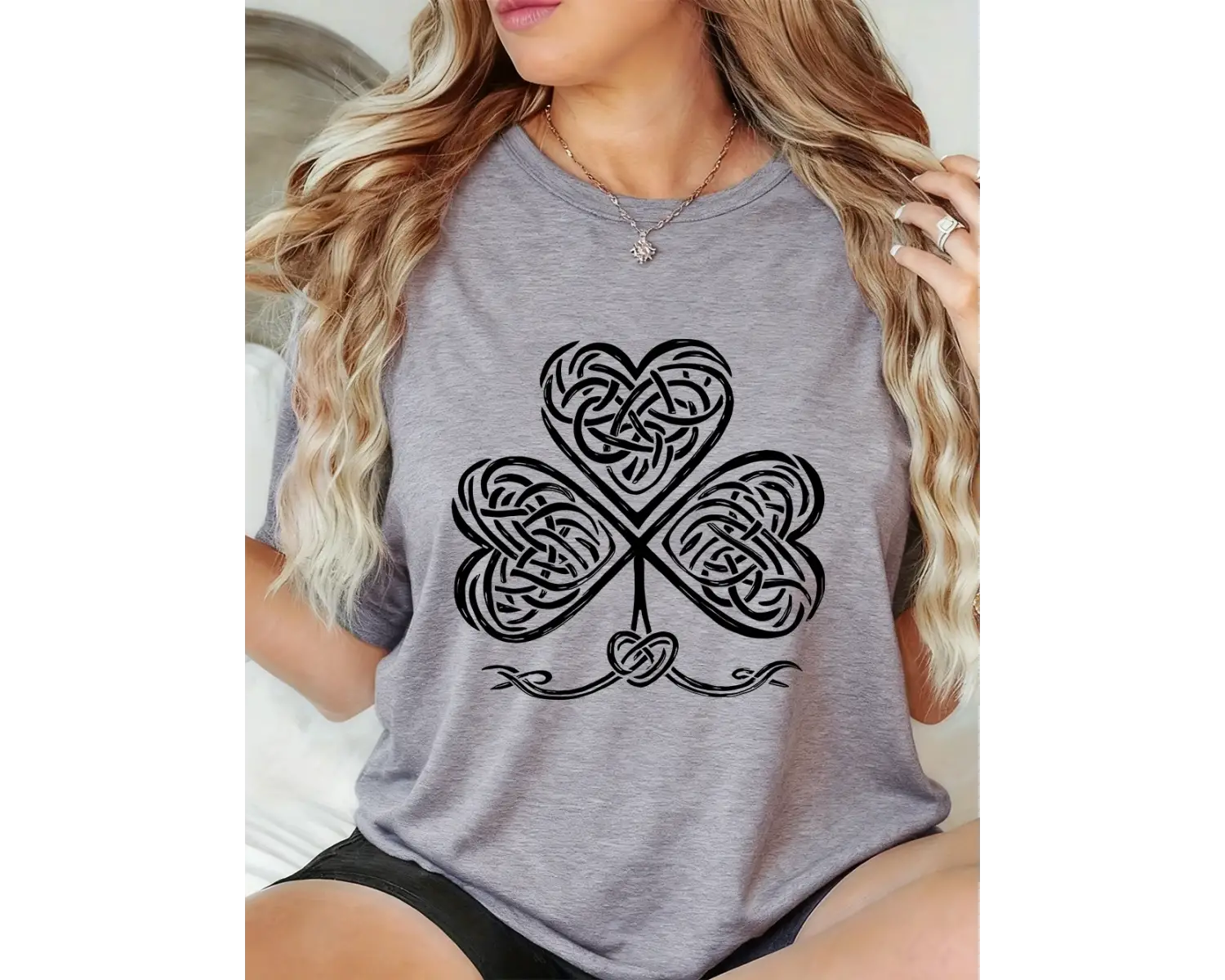 Urban Pop Graphic Kadın Tişört KoleksiyonuKod 5358