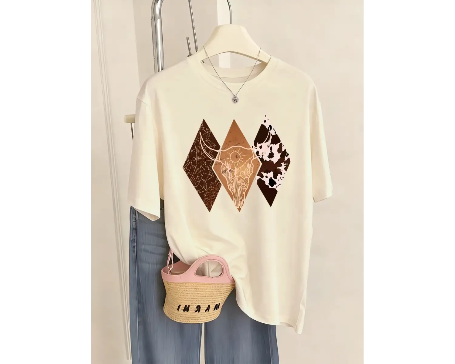 Urban Pop Graphic Kadın Tişört KoleksiyonuKod 5379