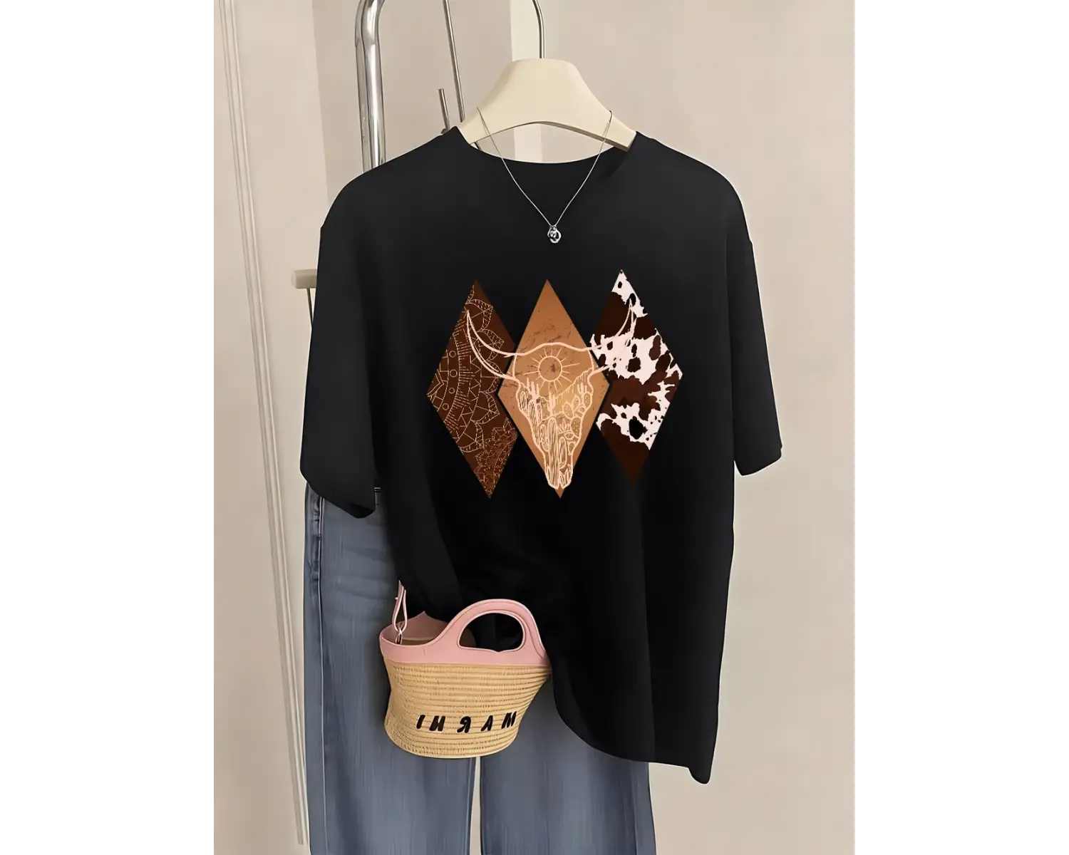 Urban Pop Graphic Kadın Tişört KoleksiyonuKod 5379