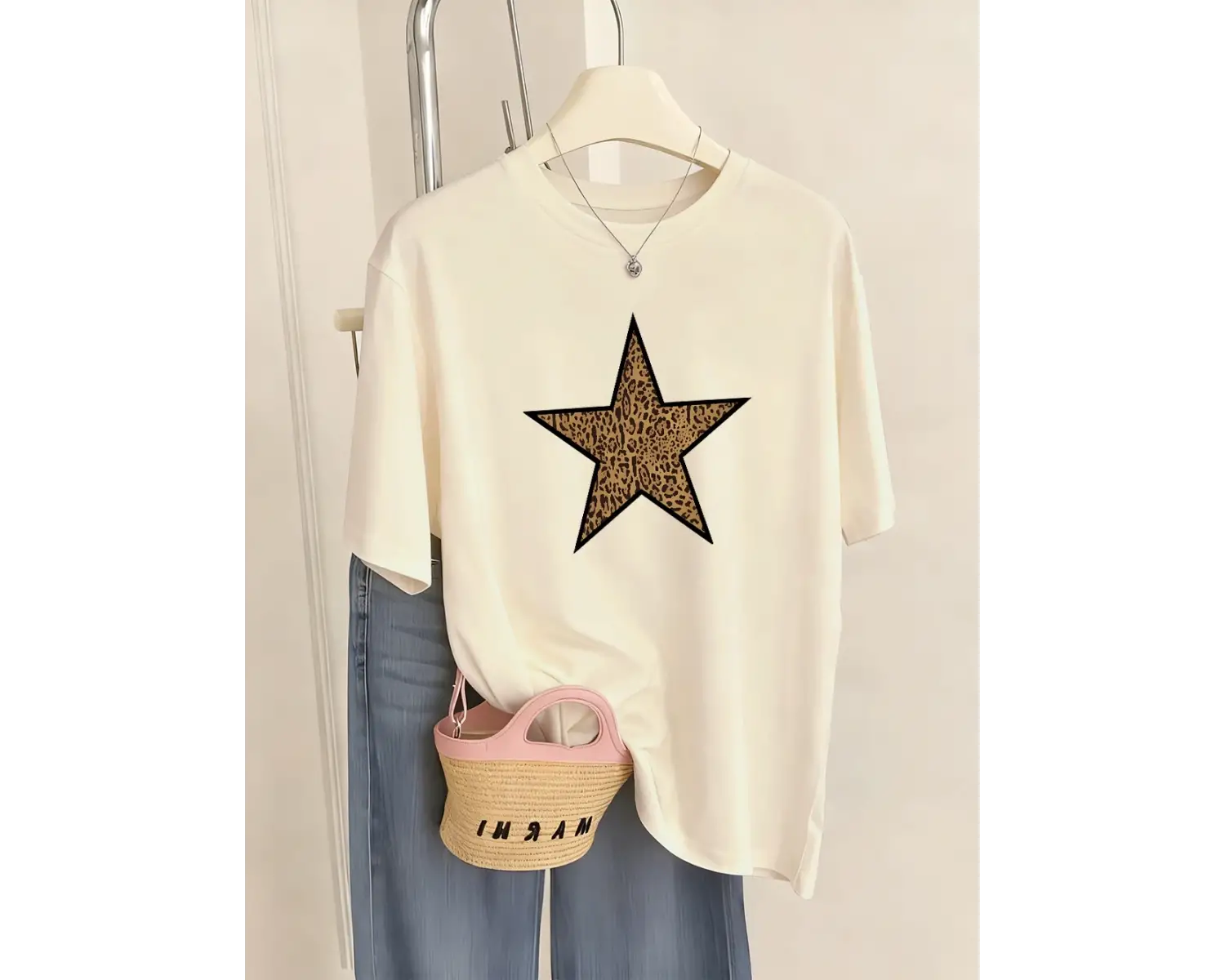 Urban Pop Graphic Kadın Tişört KoleksiyonuKod 5382