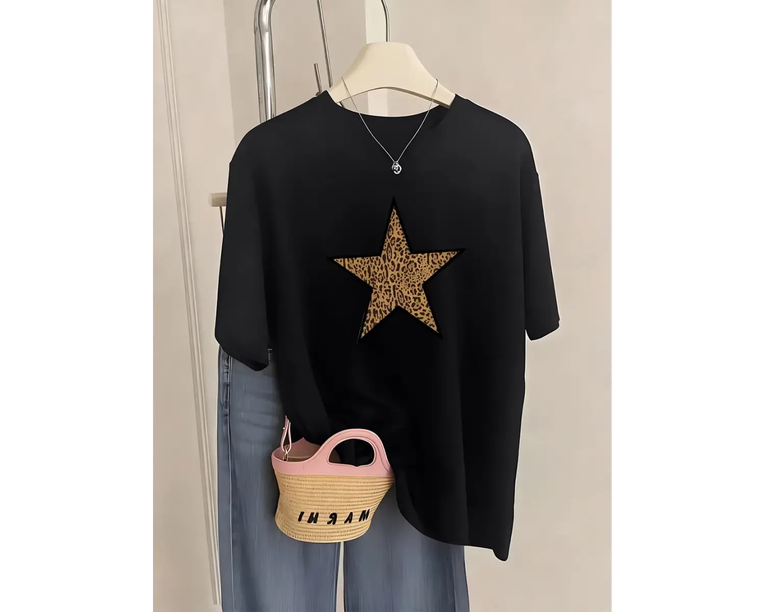 Urban Pop Graphic Kadın Tişört KoleksiyonuKod 5382