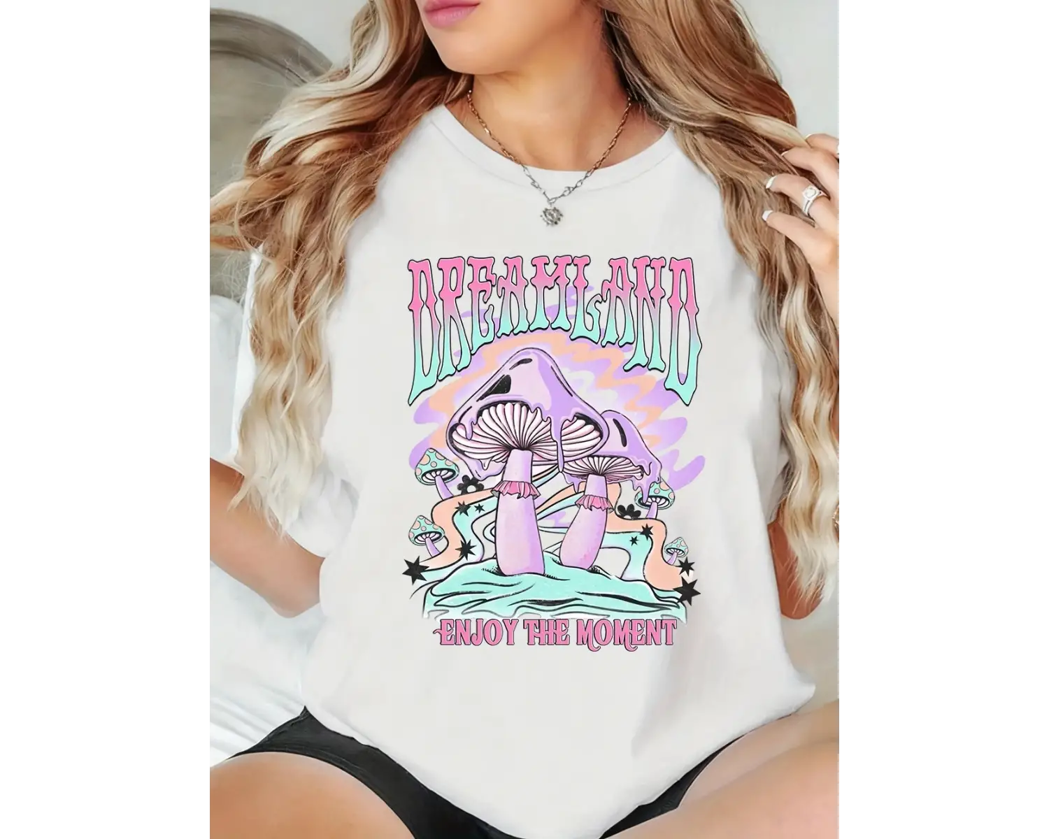 Urban Pop Graphic Kadın Tişört KoleksiyonuKod 5428