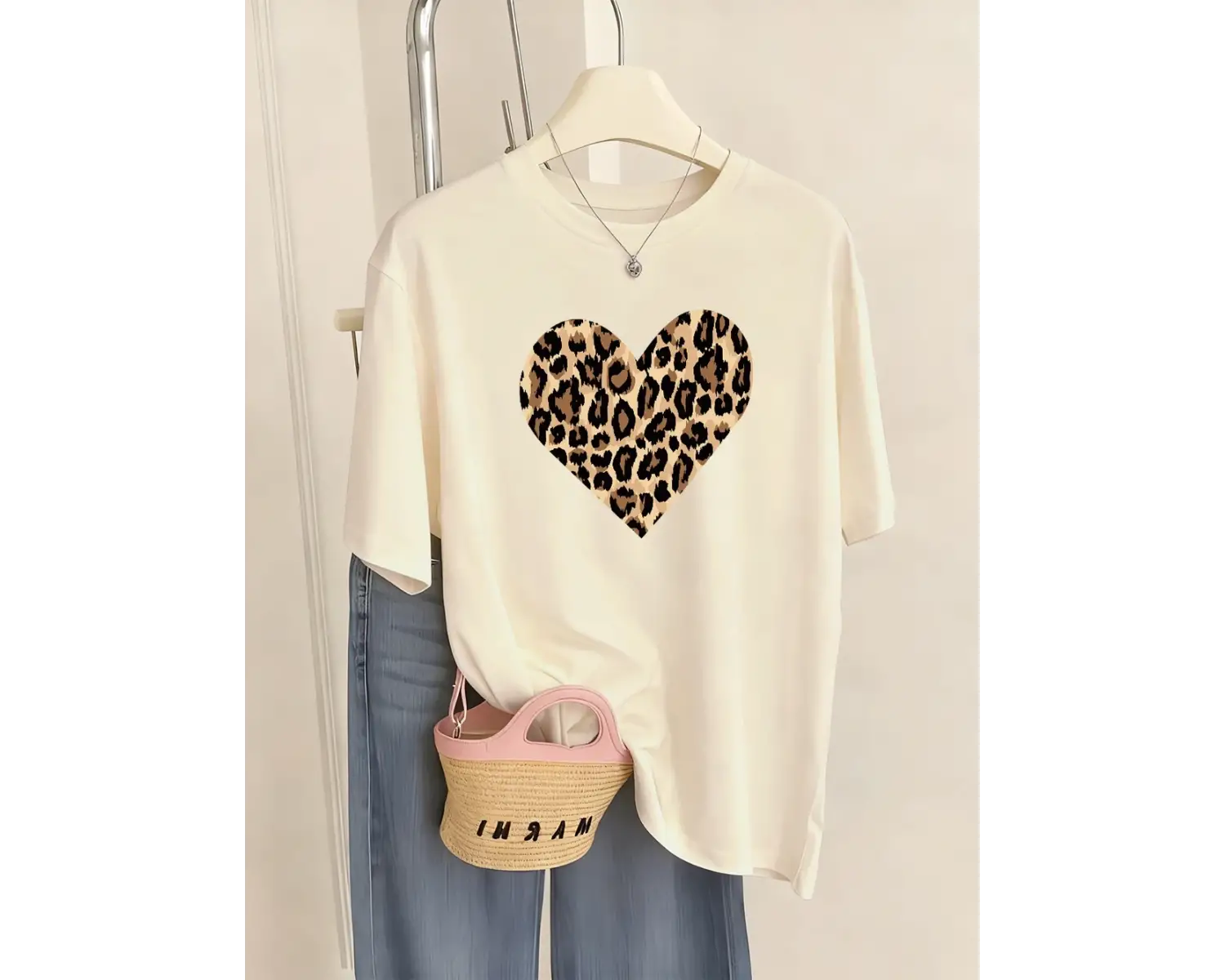 Urban Pop Graphic Kadın Tişört KoleksiyonuKod 5471