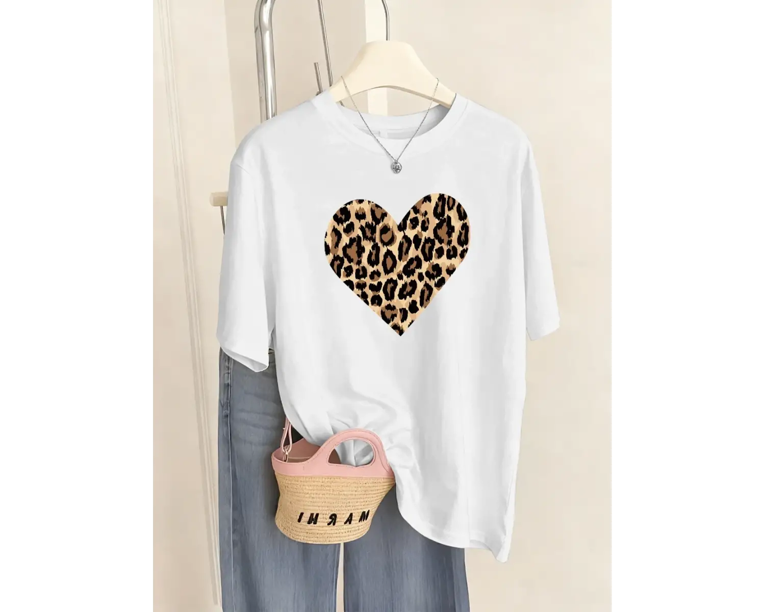 Urban Pop Graphic Kadın Tişört KoleksiyonuKod 5471