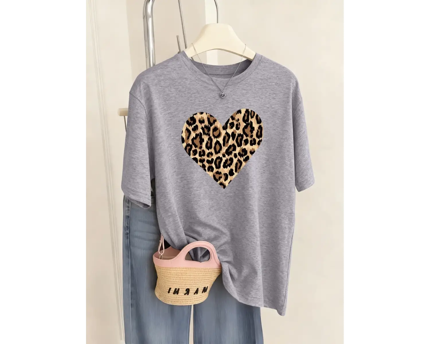 Urban Pop Graphic Kadın Tişört KoleksiyonuKod 5471