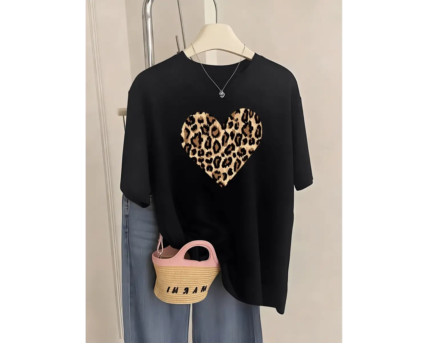 Urban Pop Graphic Kadın Tişört KoleksiyonuKod 5471