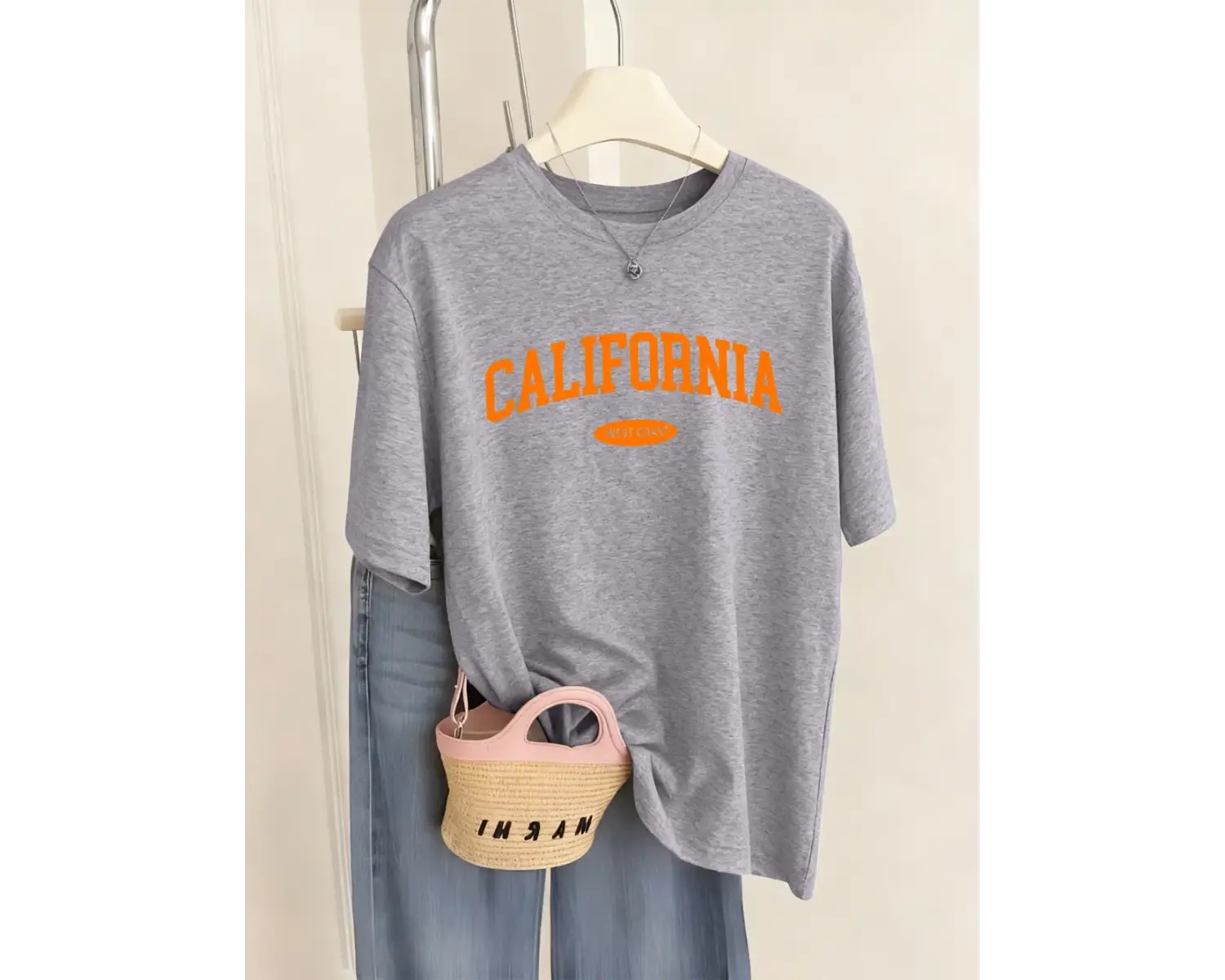 Urban Pop Graphic Kadın Tişört KoleksiyonuKod 5475