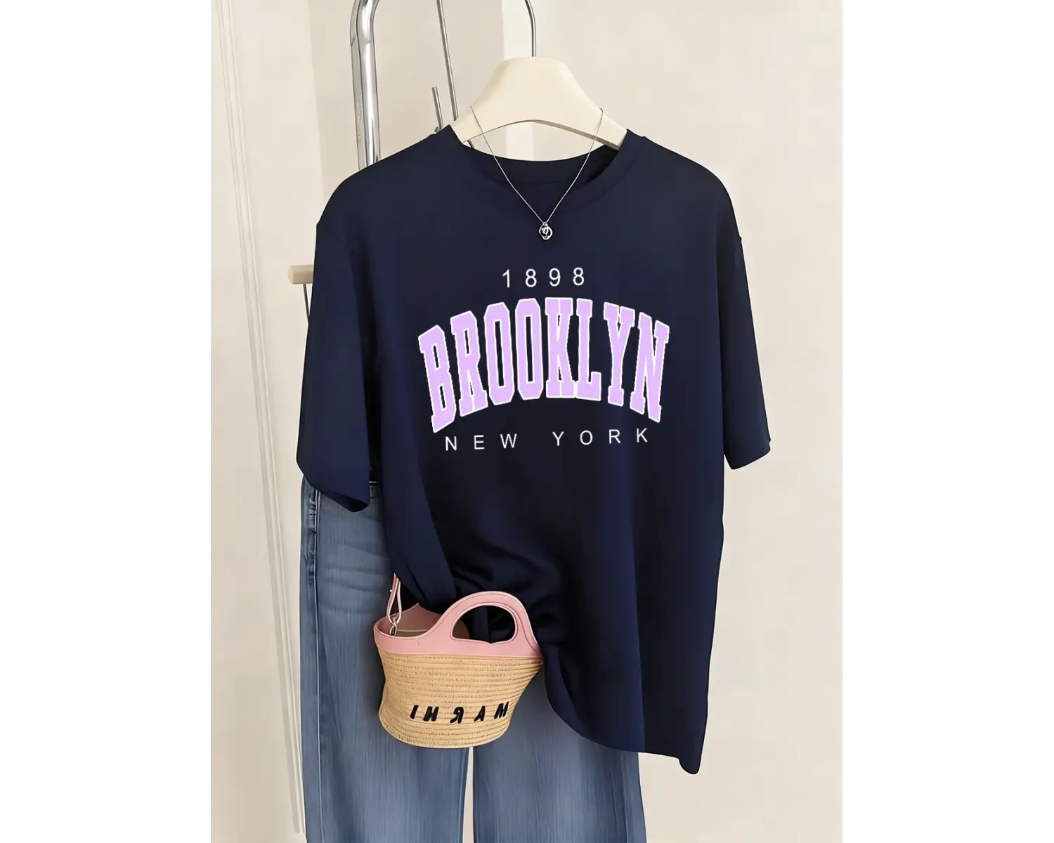 Urban Pop Graphic Kadın Tişört KoleksiyonuKod 5482