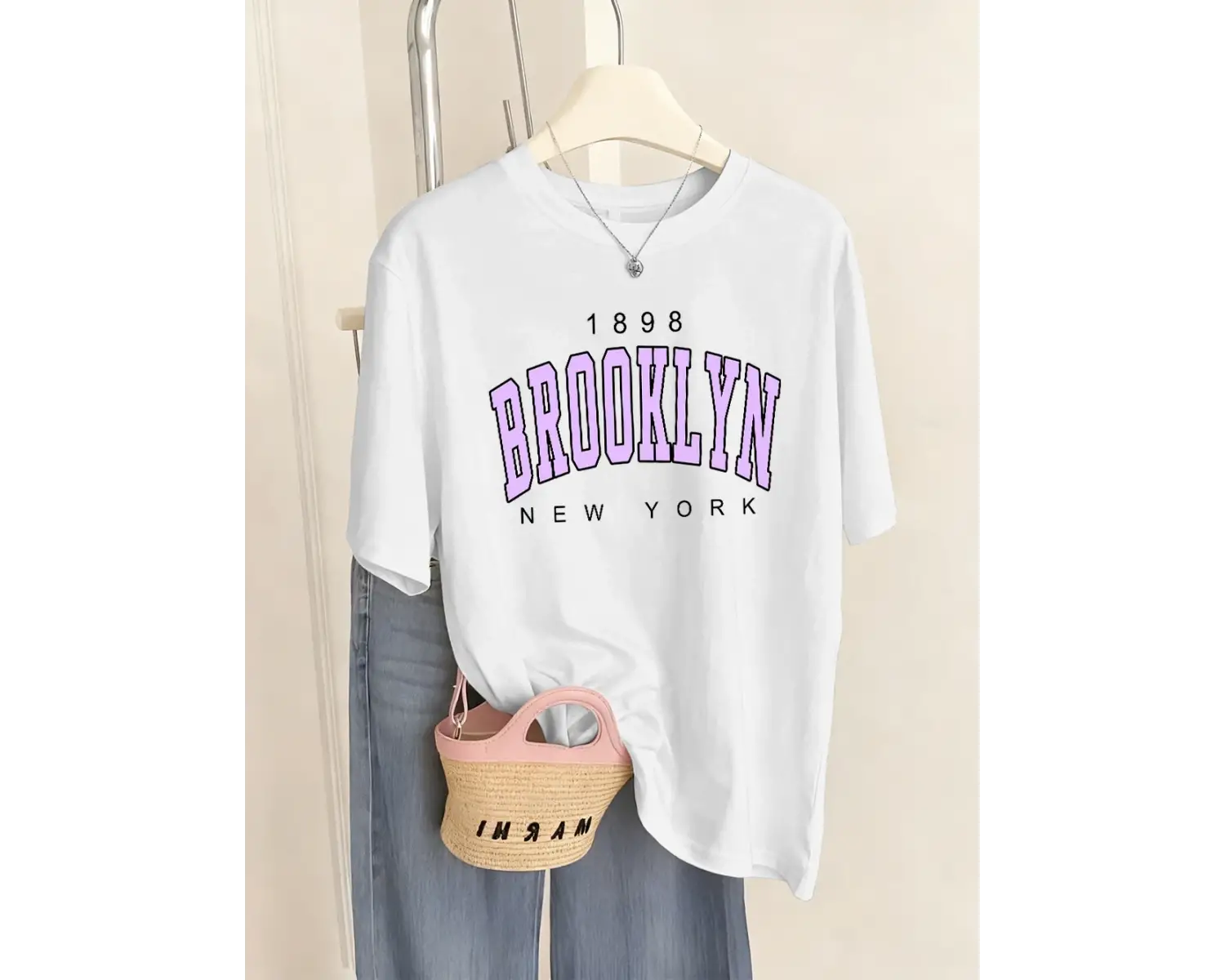 Urban Pop Graphic Kadın Tişört KoleksiyonuKod 5482