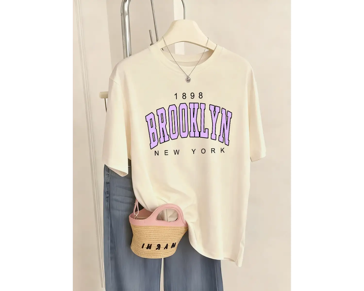 Urban Pop Graphic Kadın Tişört KoleksiyonuKod 5482