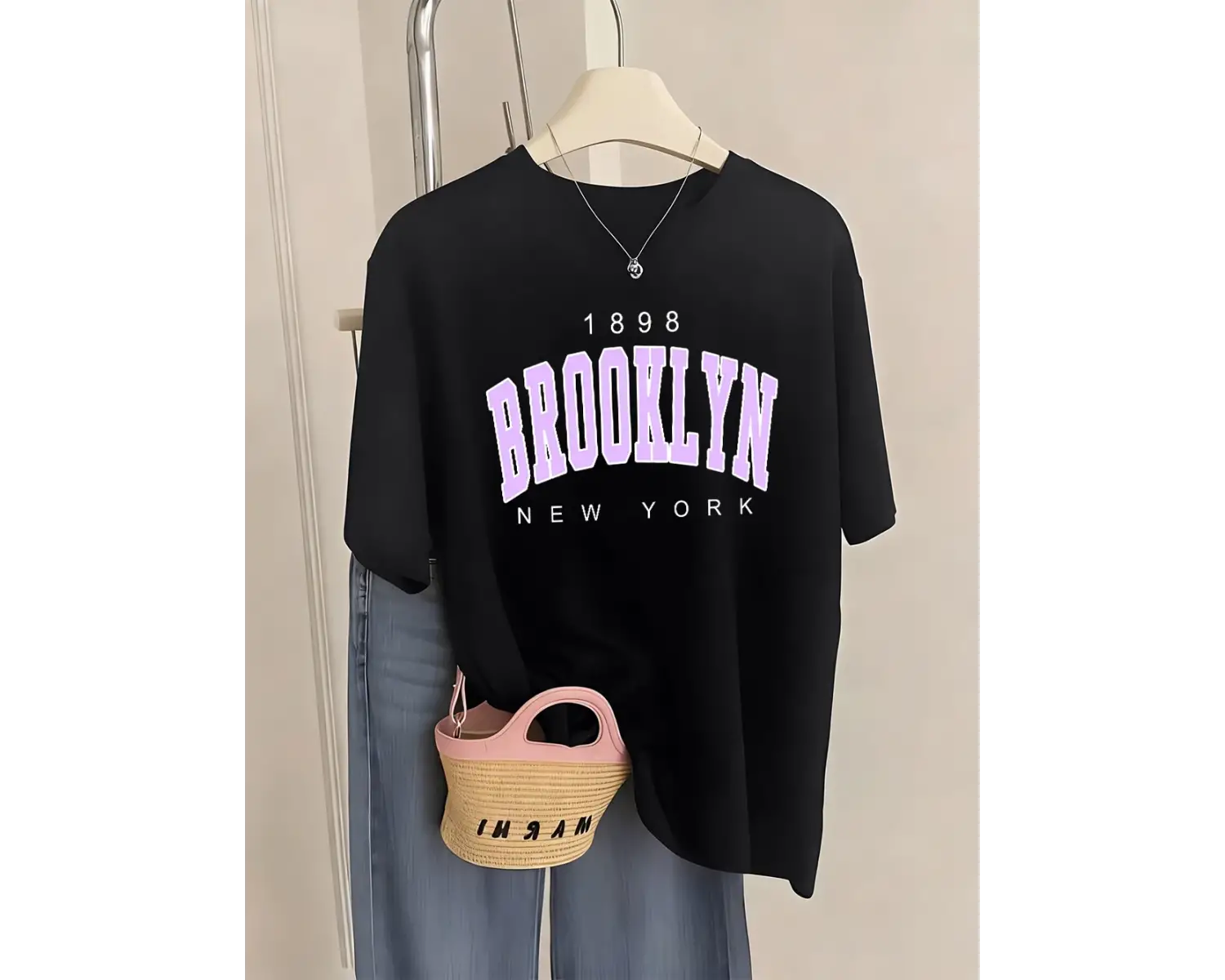 Urban Pop Graphic Kadın Tişört KoleksiyonuKod 5482