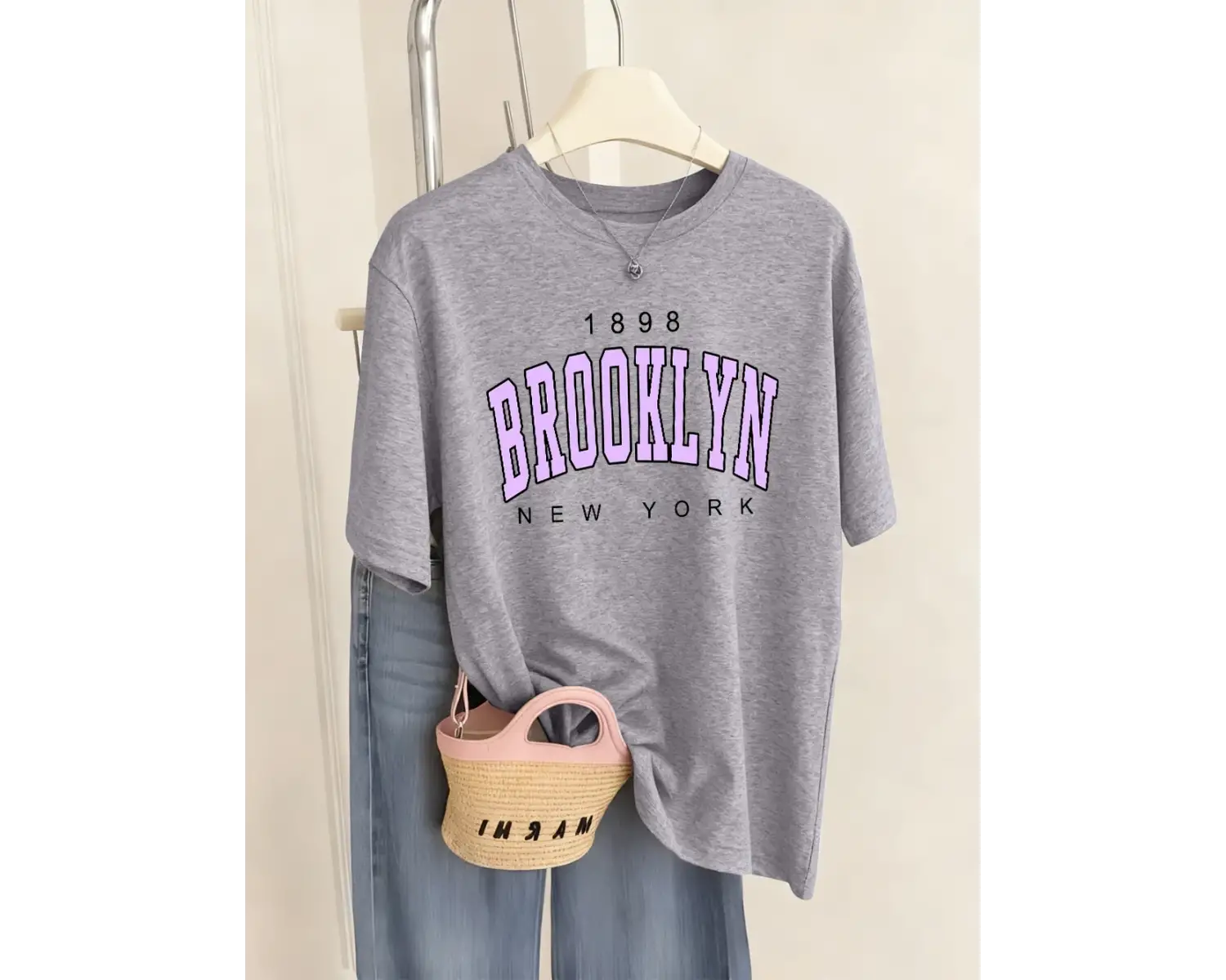 Urban Pop Graphic Kadın Tişört KoleksiyonuKod 5482